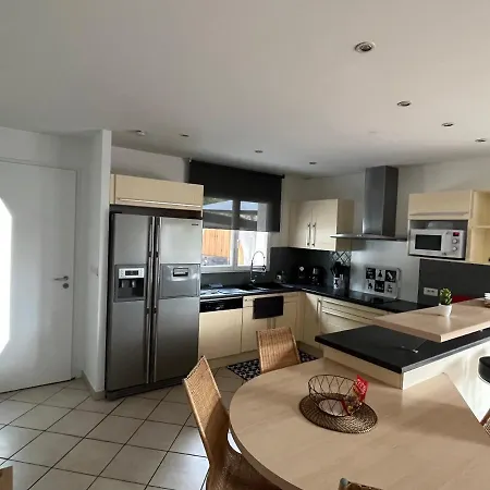 Maison A Avec Piscine Et Jacuzzi Dom wakacyjny