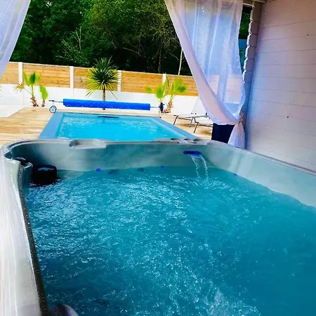 Maison A Avec Piscine Et Jacuzzi